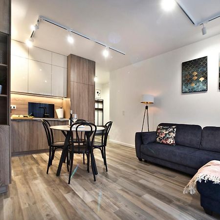 Goclaw P&O Serviced Apartments Varsovie Extérieur photo