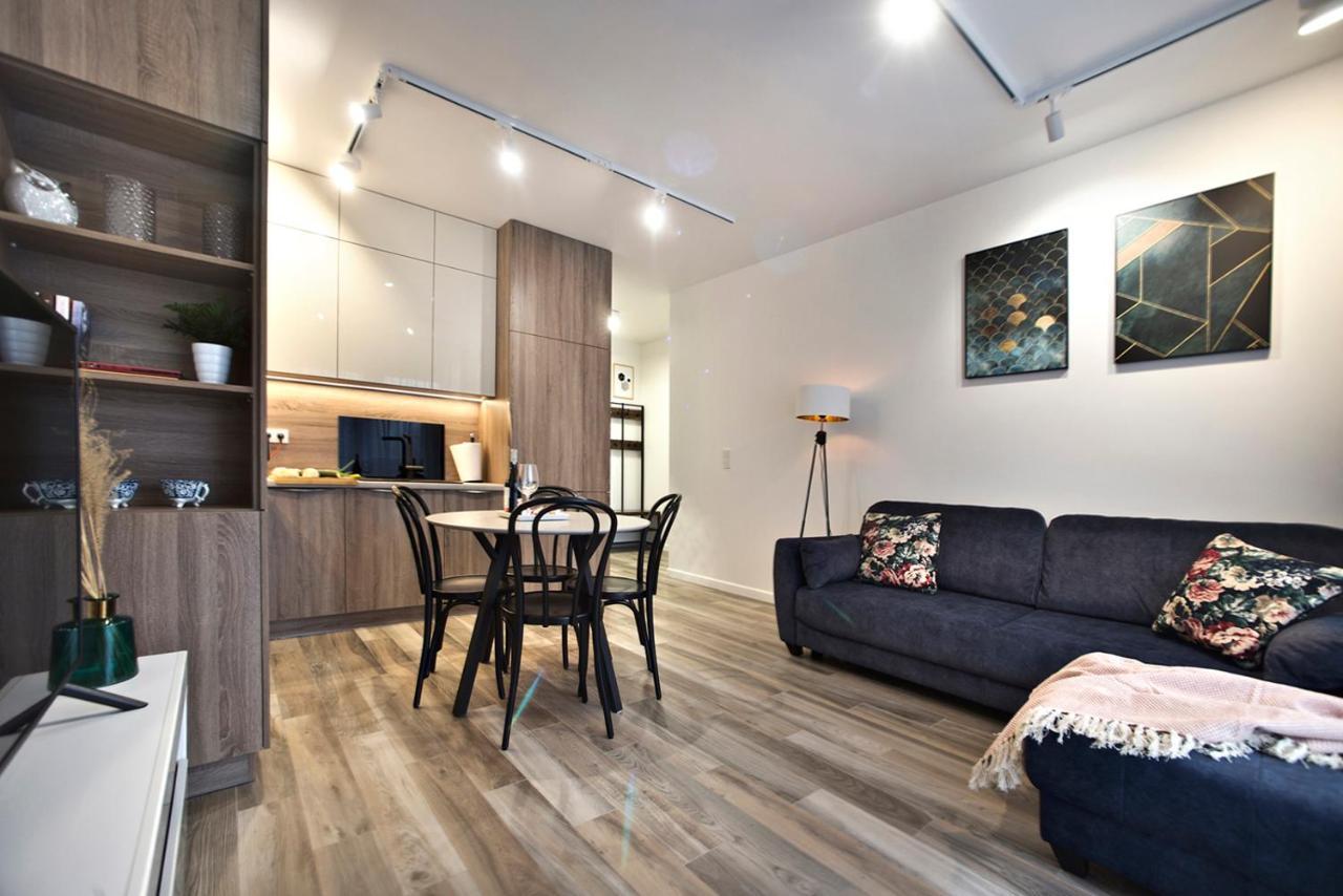Goclaw P&O Serviced Apartments Varsovie Extérieur photo