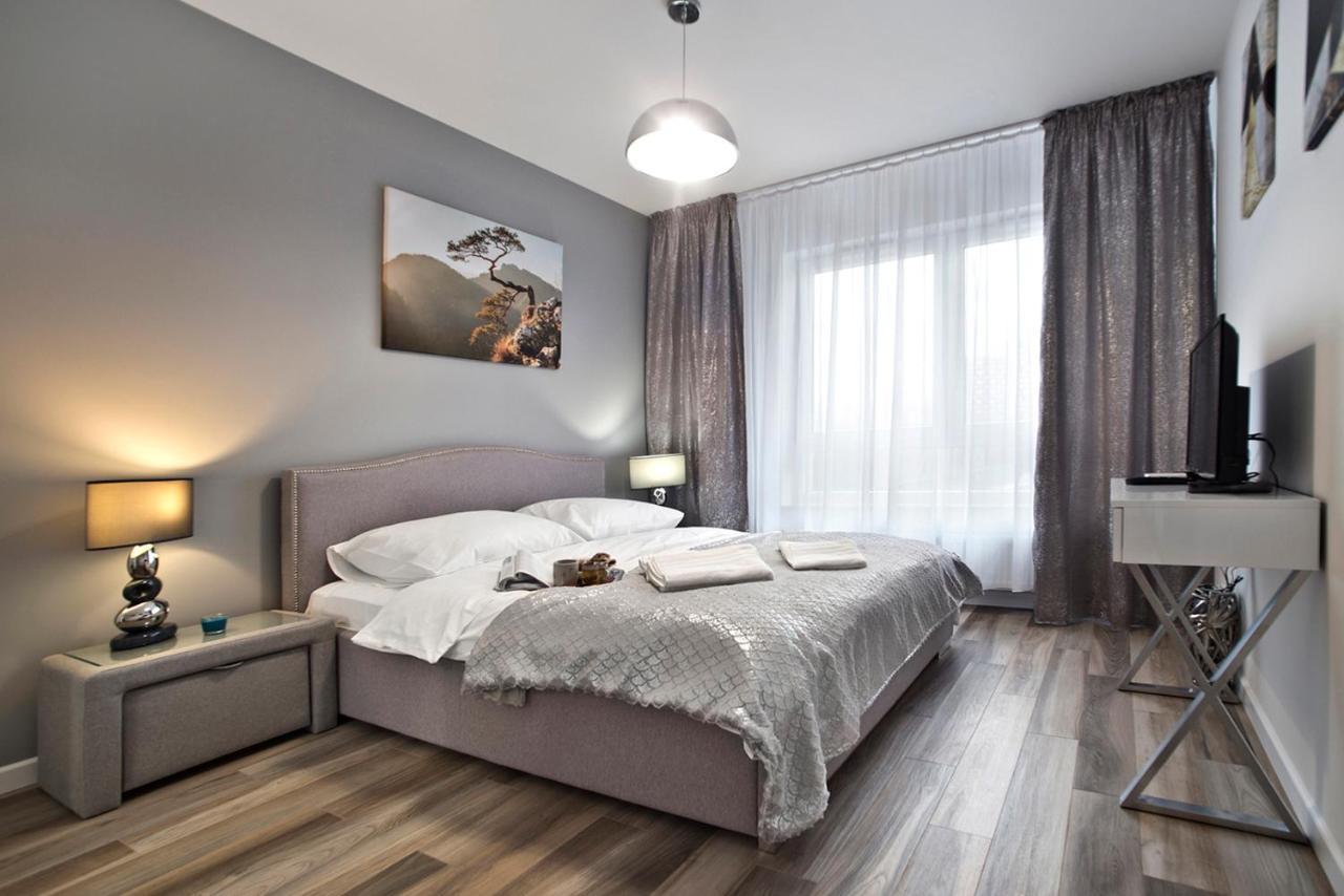 Goclaw P&O Serviced Apartments Varsovie Extérieur photo